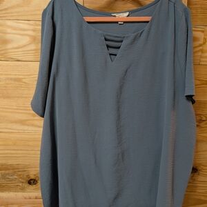 Corvia Relaxed Short-Sleeve V-Notch Top in Slate Blue